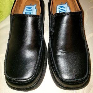 Boys Black Dress Shoe size 13.5